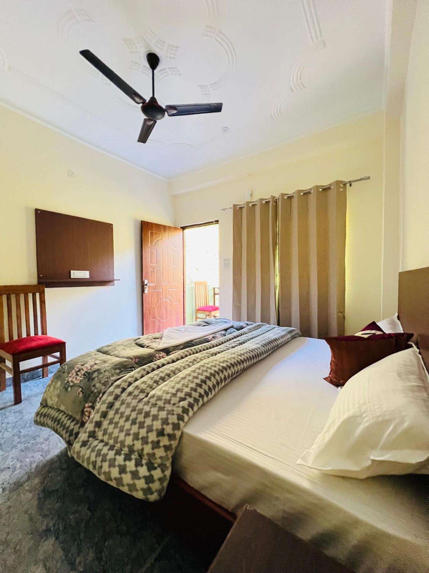 Shiv Shakti Yogpeeth Cottages Rishikesh Exterior photo